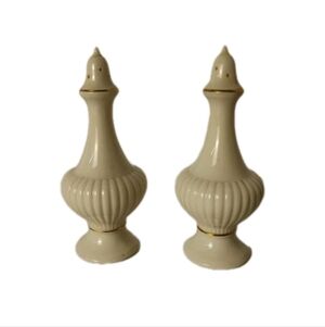 Lenox Essex Salt & Pepper Shakers Set Ivory Ribbed Porcelain Gold Trim VTG